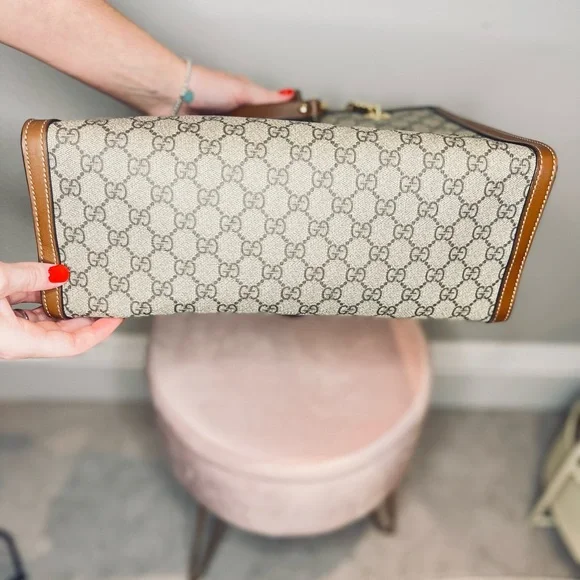 Gucci Shoulder Bag - Picture 6 of 12